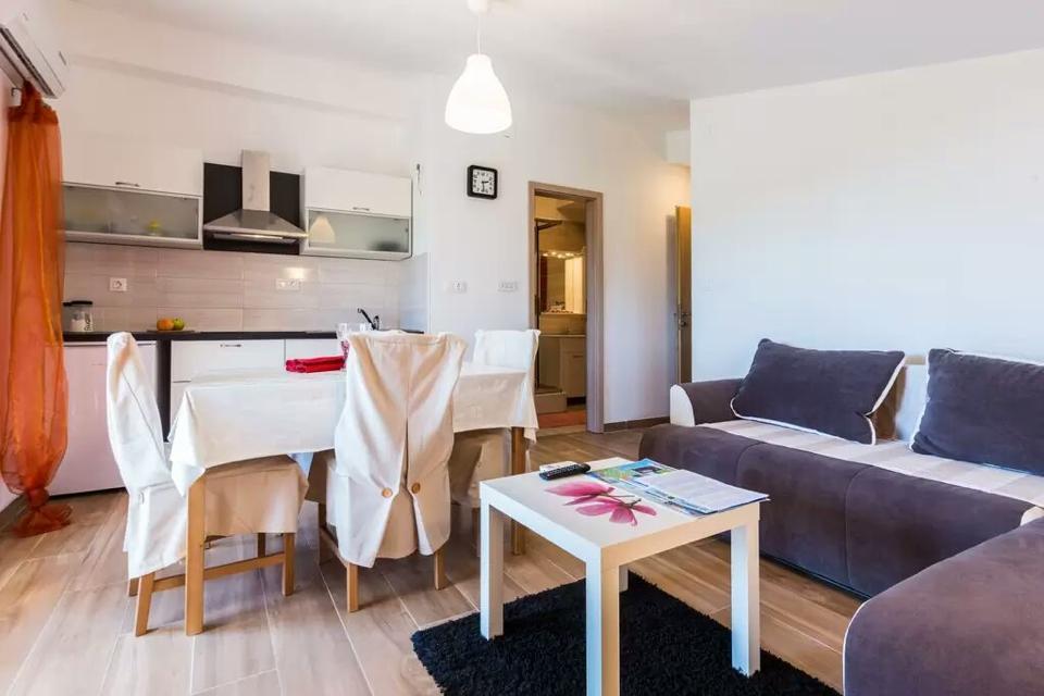 Apartments Marinka Biograd Na Moru Exterior photo